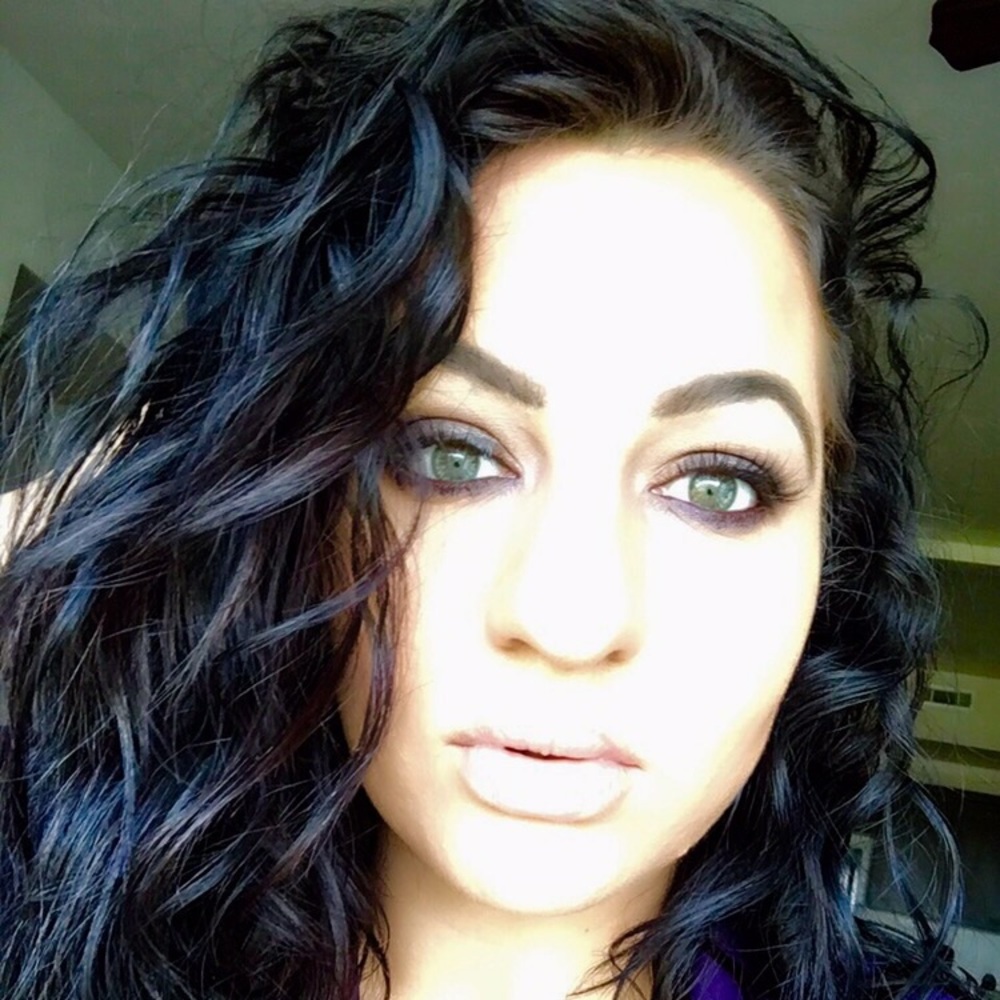 Meet your Posher, Elyzabeth