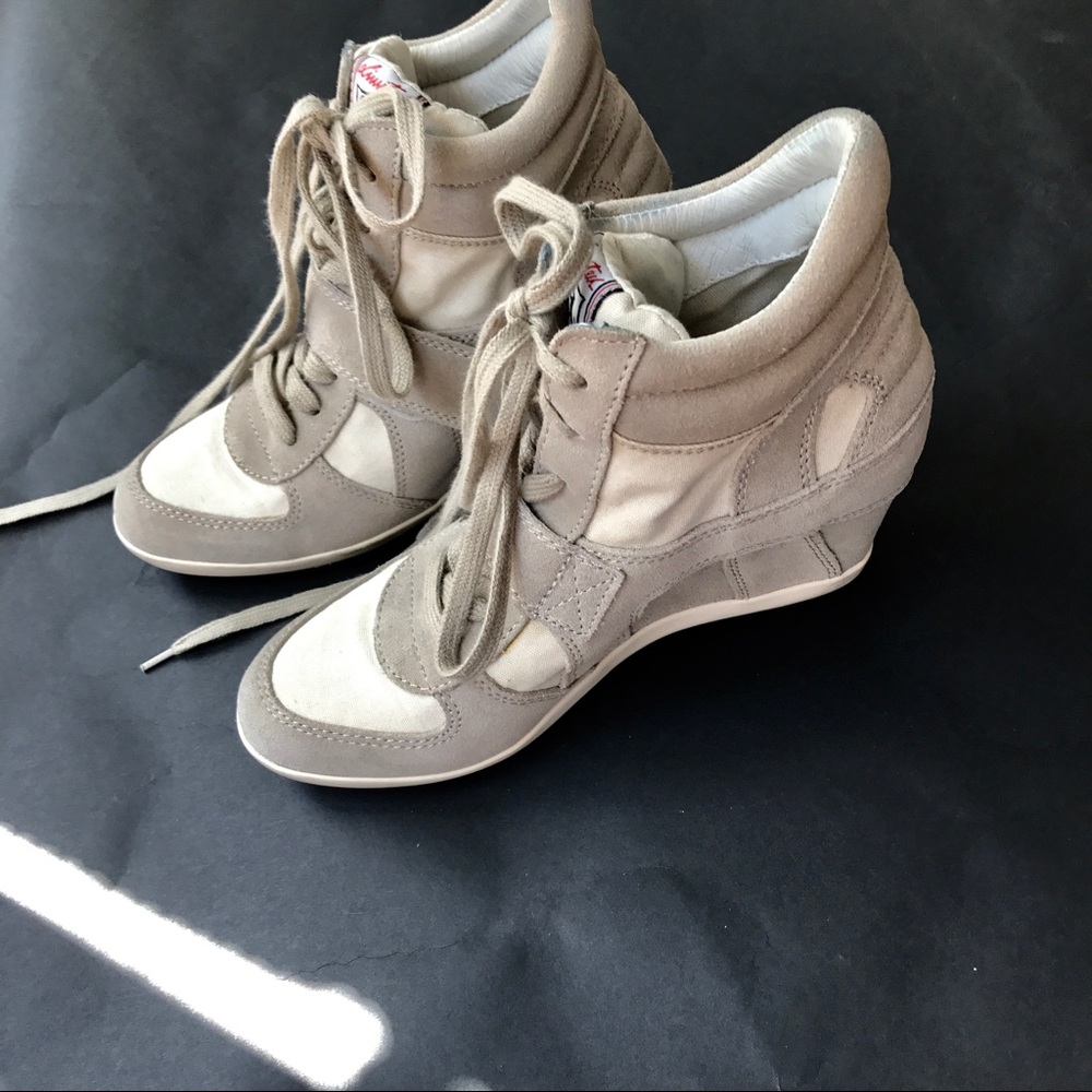 ❤️❤️a. s.h  limited wedge beige sneakers!!❤️❤️
