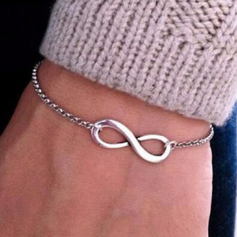 BEAUTIFUL INFINITY CHARM BRACELETS