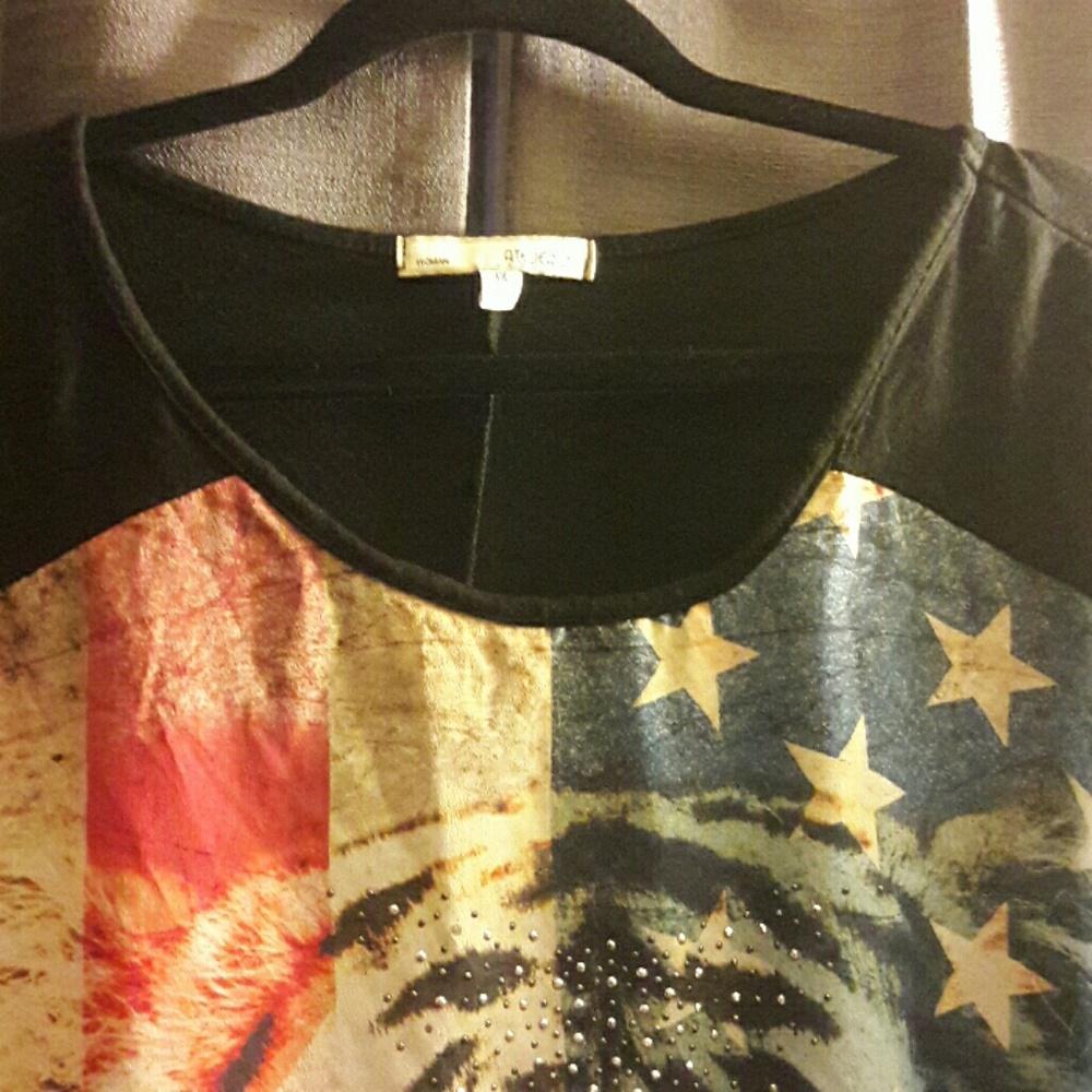 Shirt - Picture 2 of 4