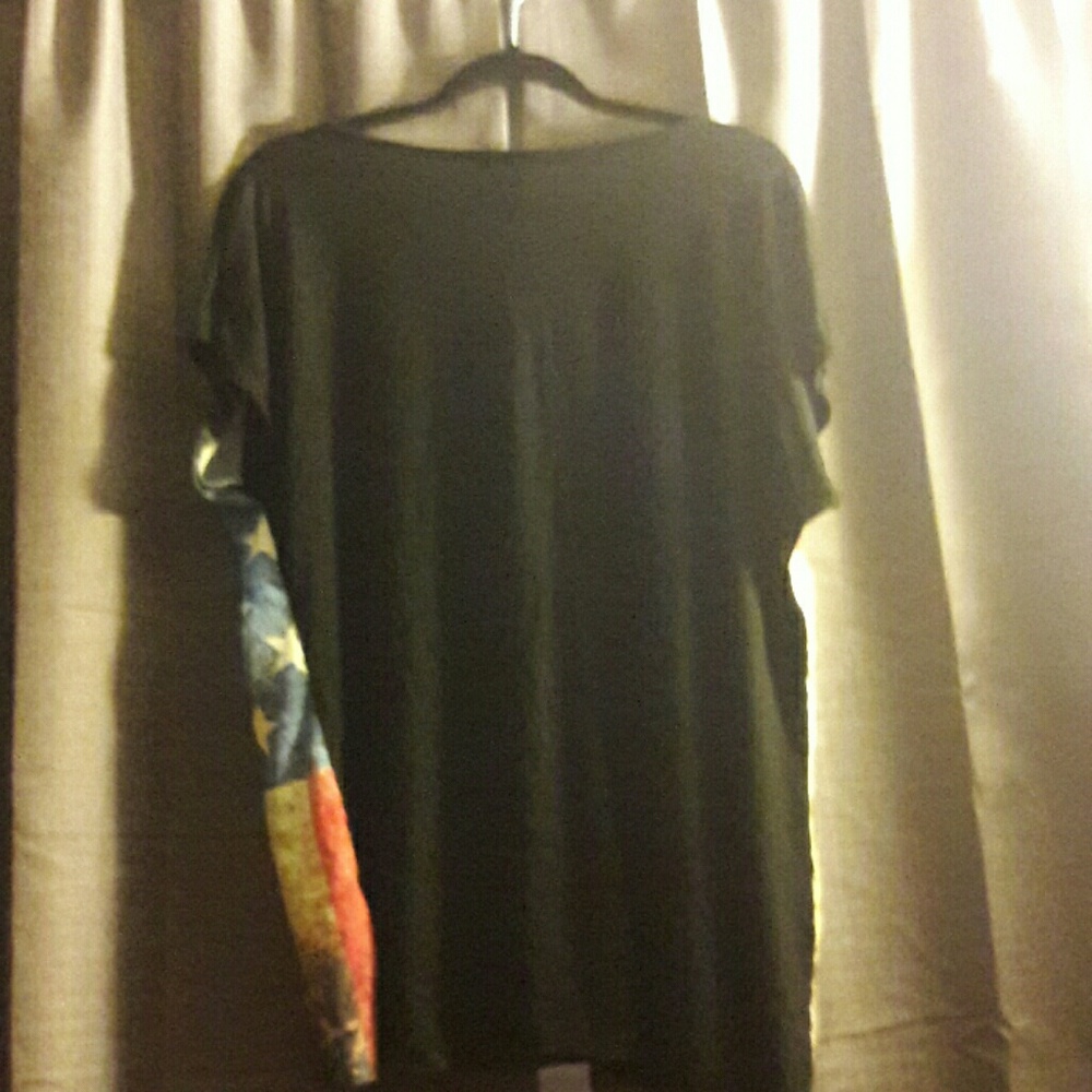 Shirt - Picture 3 of 4