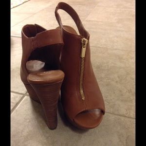 Jessica Simpson wedges