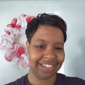 Meet your Posher, Adrienne