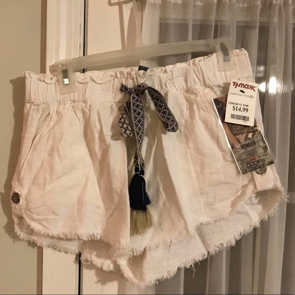 Adorable Comfy Shorts Off White & Cute Drawstring
