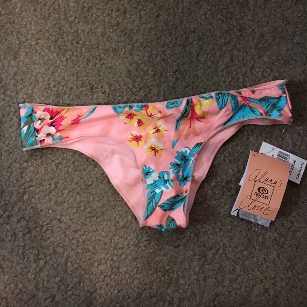 SOLD Ripcurl Bottoms