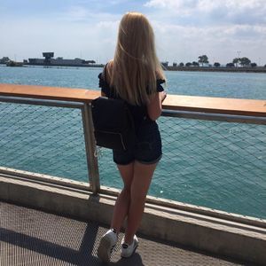 Meet your Posher, Chloe