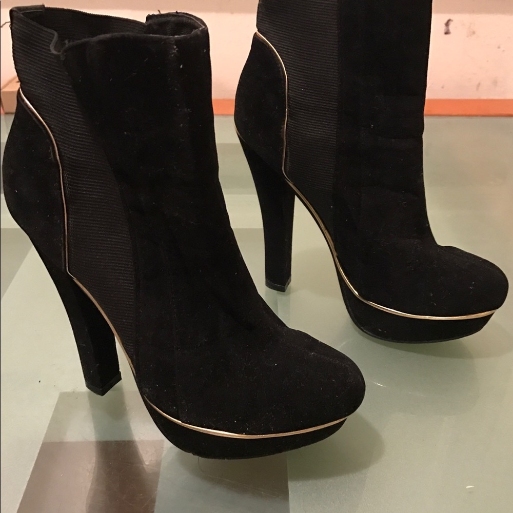 Comfy heels goes with anything