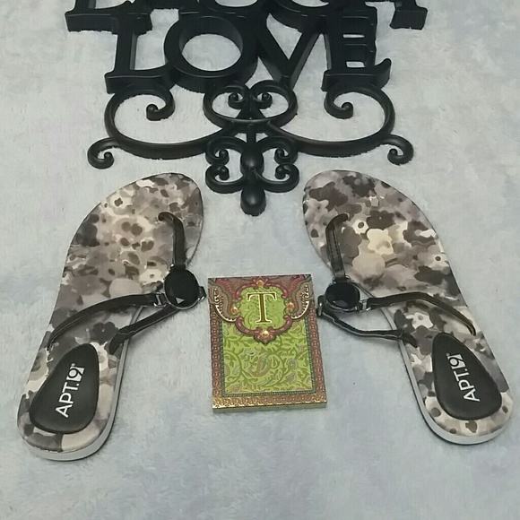 APT. 9 black sandals size S 5/6 - Picture 4 of 6