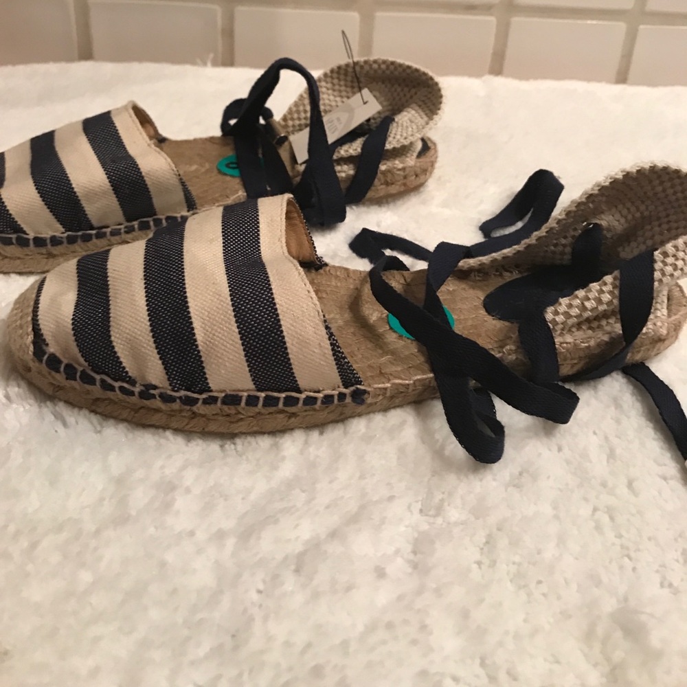 Sandals - Picture 2 of 3