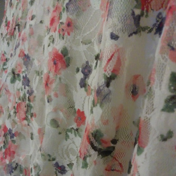 Floral print lace blouse - Picture 3 of 3