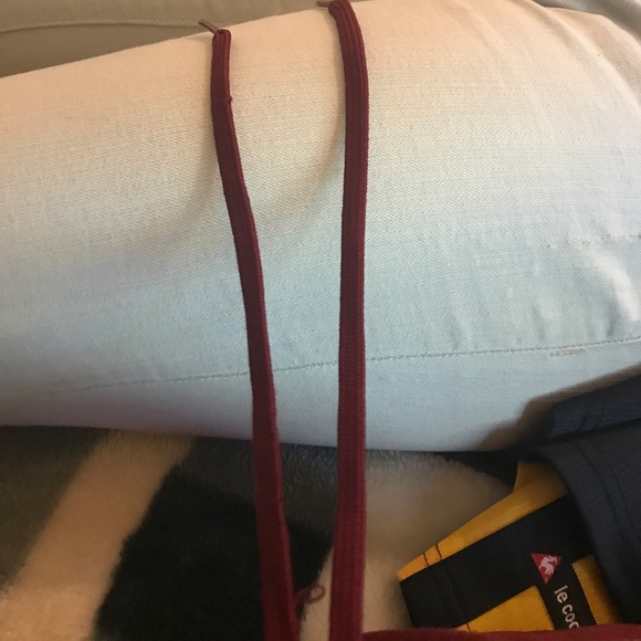 Nike Kyrie 2s Red Velvet - Picture 7 of 7