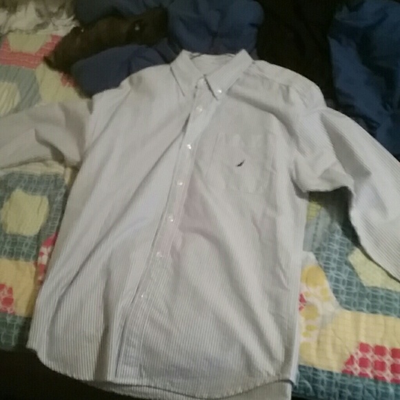 Nautica long sleeve dress shirt. - Picture 2 of 2