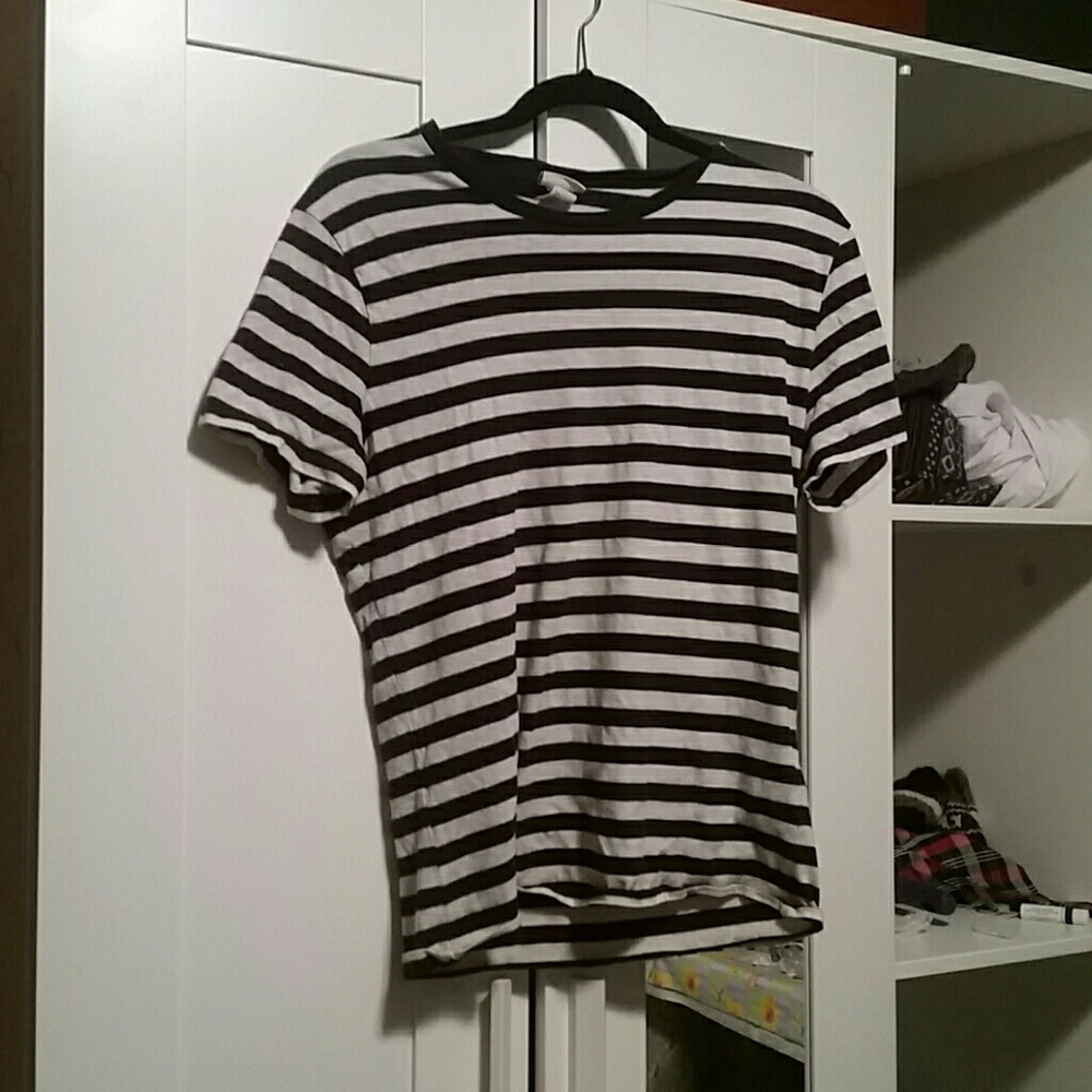 H&M tee