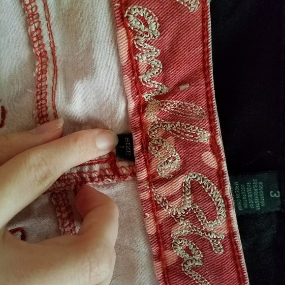 Pink/Red floral print short shorts - Picture 3 of 3