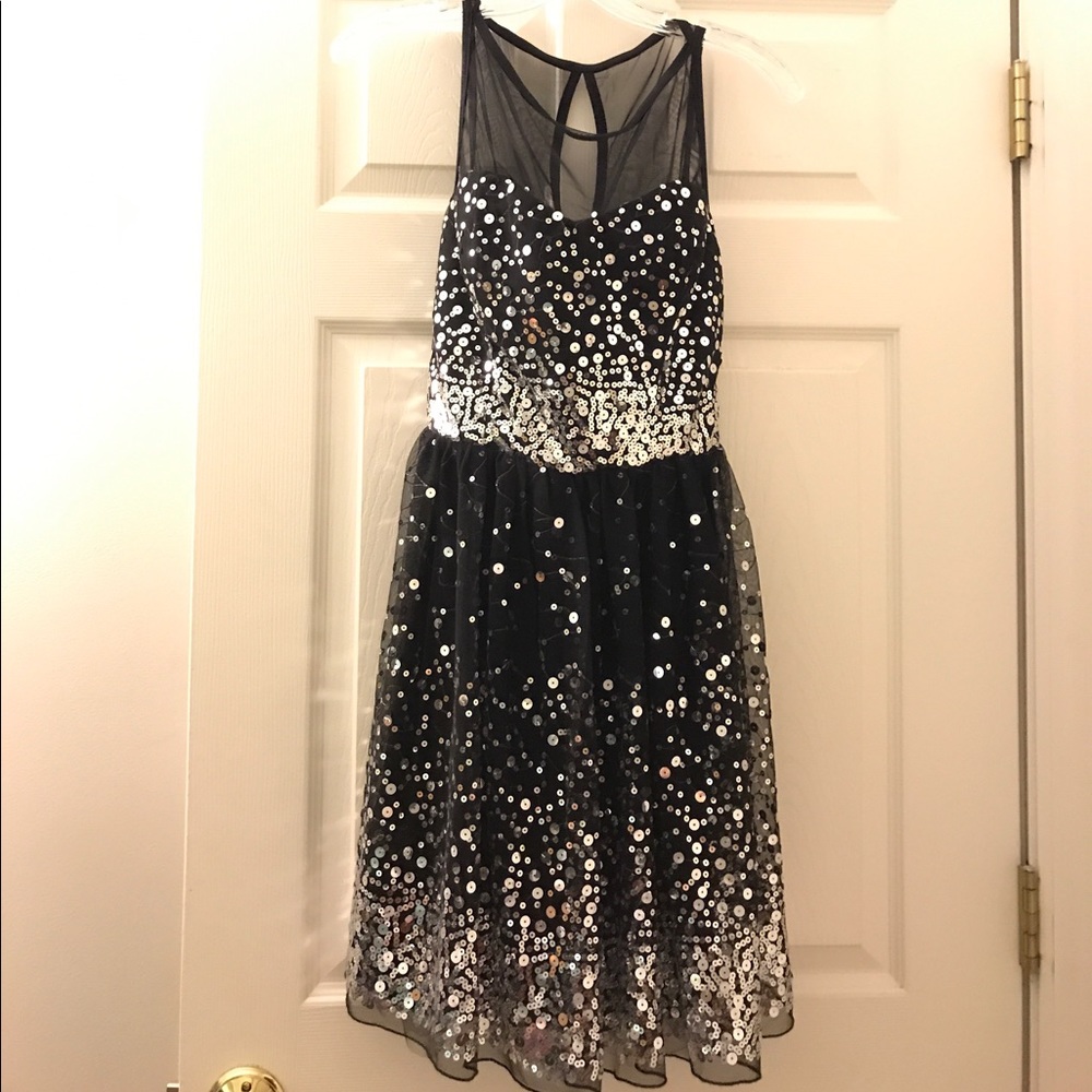 Black sequin party dress