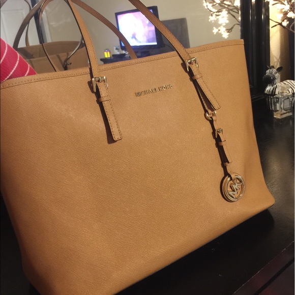 AUTHENTIC Michael Kors hand bag - Picture 2 of 7