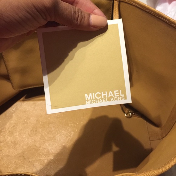 AUTHENTIC Michael Kors hand bag - Picture 4 of 7