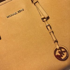 AUTHENTIC Michael Kors hand bag