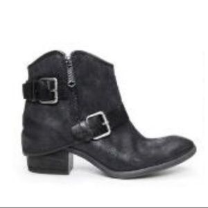 Donald J Pliner Dalis bootie black size 8