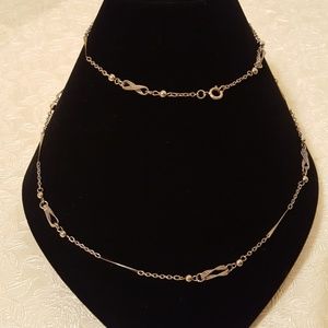 Silvertone necklace