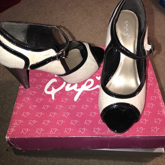 Heels - Picture 2 of 3