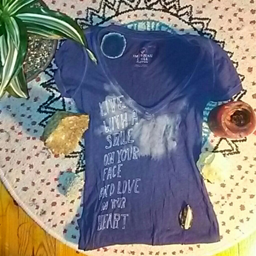 💚Free Hearted Boho Graphic A&E Tee🐦