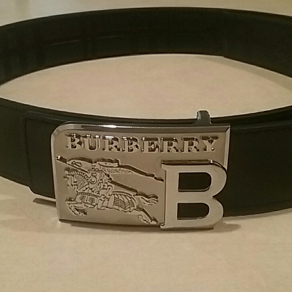 Classic Reversible Burberry  Genuine leather belt