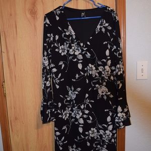 Floral bell sleeve dress