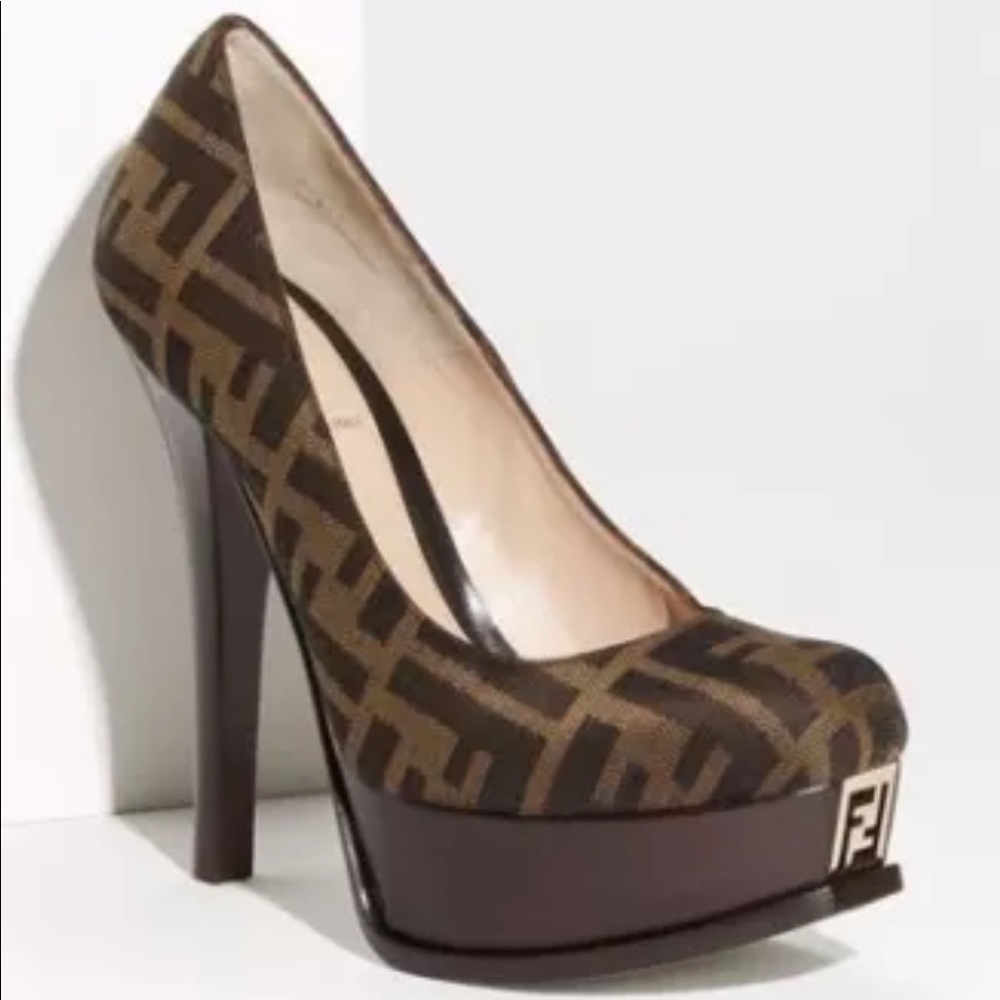 Fendi Zucca platform pump