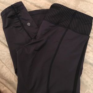 Lululemon dark purple/navy crop leggings