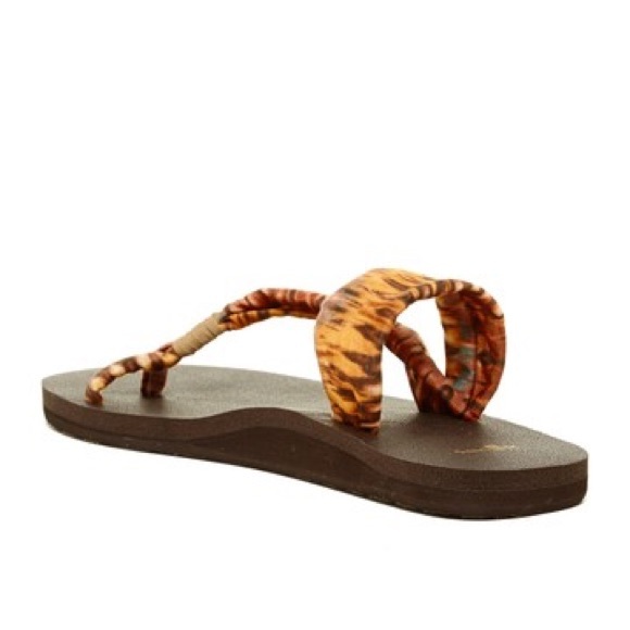 SANUK Yoga "Sling It On Prints" Sandal (6) (9) NEW - Picture 2 of 3