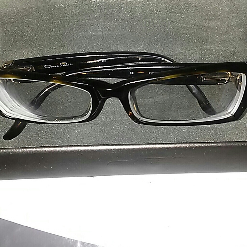 Oscar DeLa Renta re adding glasses