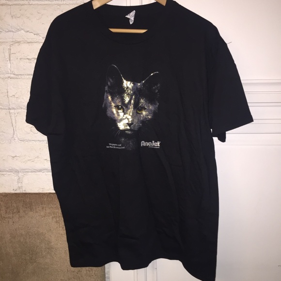 Gold cat black shirt - Picture 2 of 3