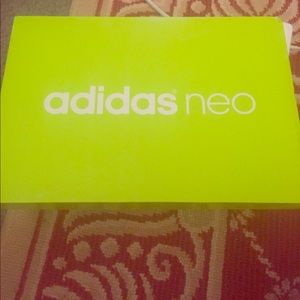 Adidas cloud foam sneaks