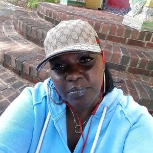 Meet your Posher, Cherie