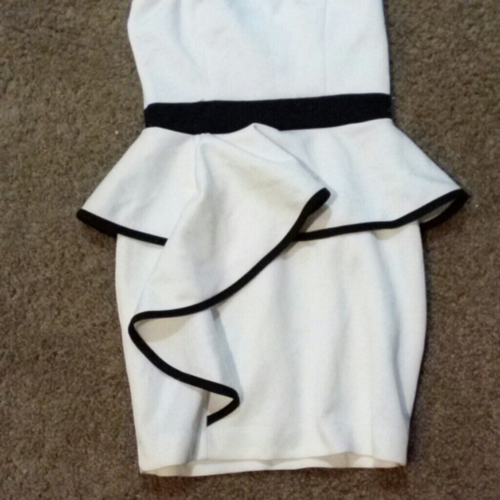 Classic Dress. Black black strapless.