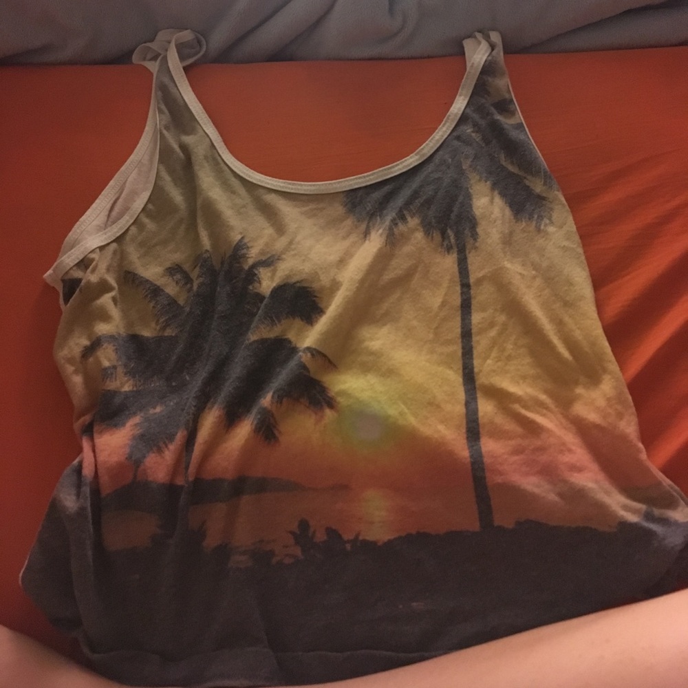 Cute beach crop top!