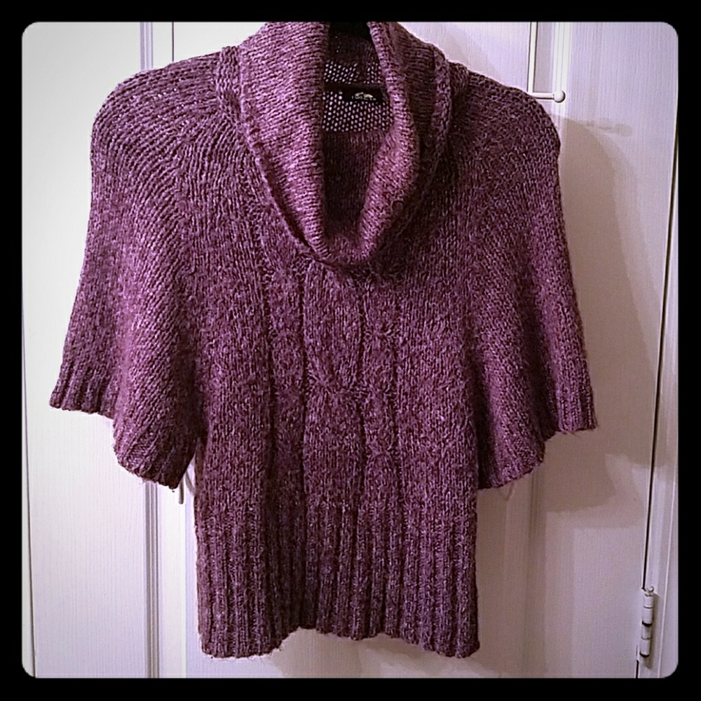 EUC.  Rue 21 brand crop sweater