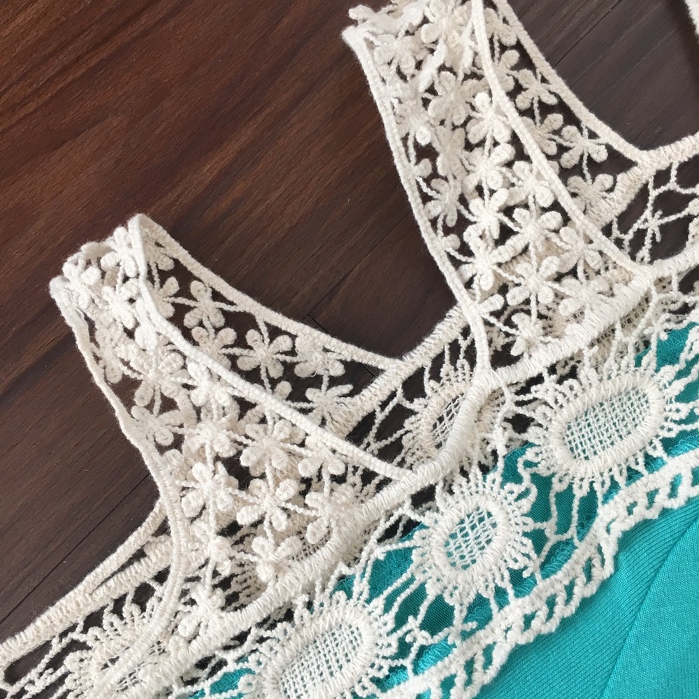 Green Goddess Cut-Out Top - Picture 4 of 7