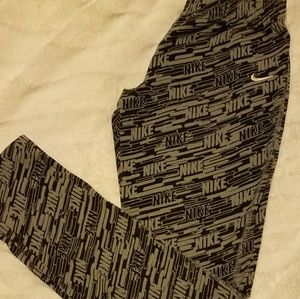 NIKE Athletic leggings