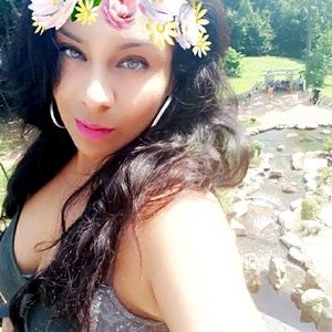 Meet your Posher, Yadira