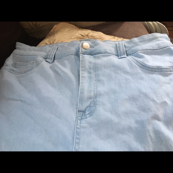 Forever 21 Stretchy Jeans - Picture 4 of 4