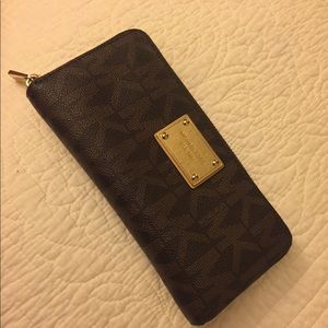 Michael Kors Jet Set Monogram Zip Around Wallet
