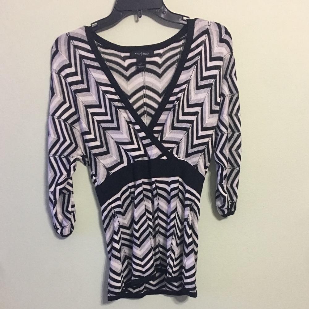 ⭐️SALE⭐️ White House Black Market Chevron Knit Top