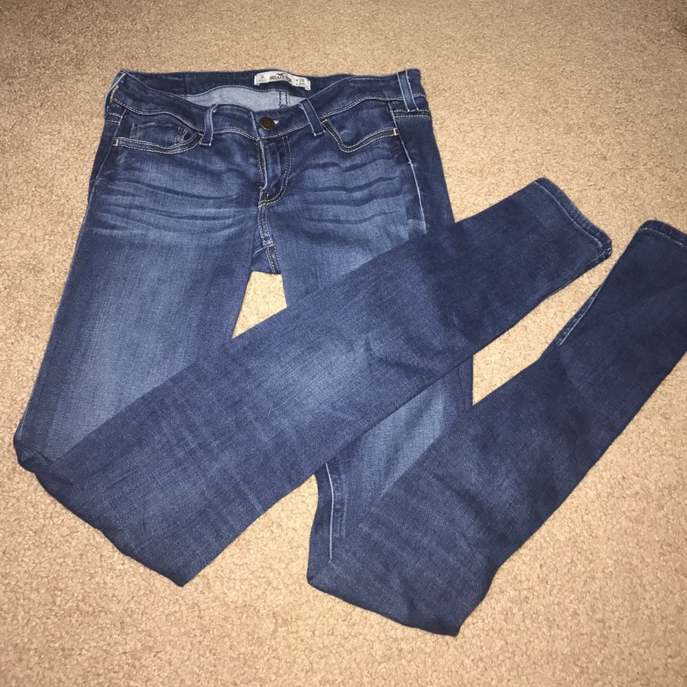 Lightly Worn Hollister Dark Wash Skinny Jeans