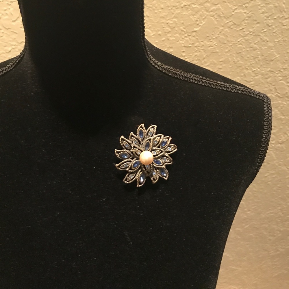 Brooch