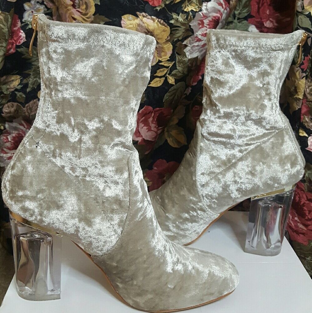 Women's velvet heels