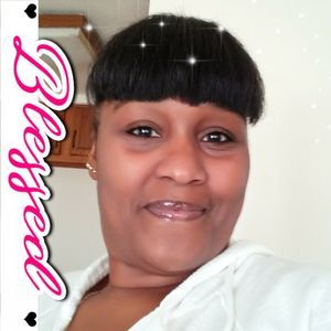 Meet your Posher, Monique