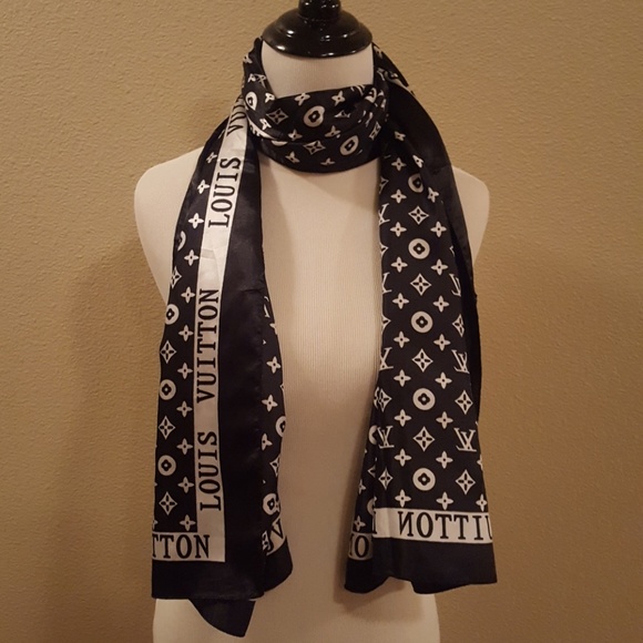 Lv Neck Scarf 2025