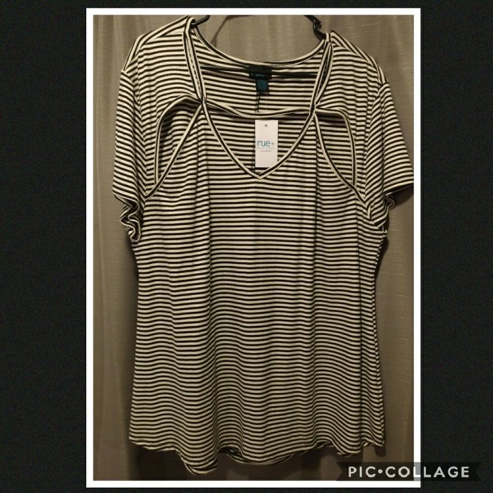 💕NWT💕 Striped Cut-Out Strappy Top